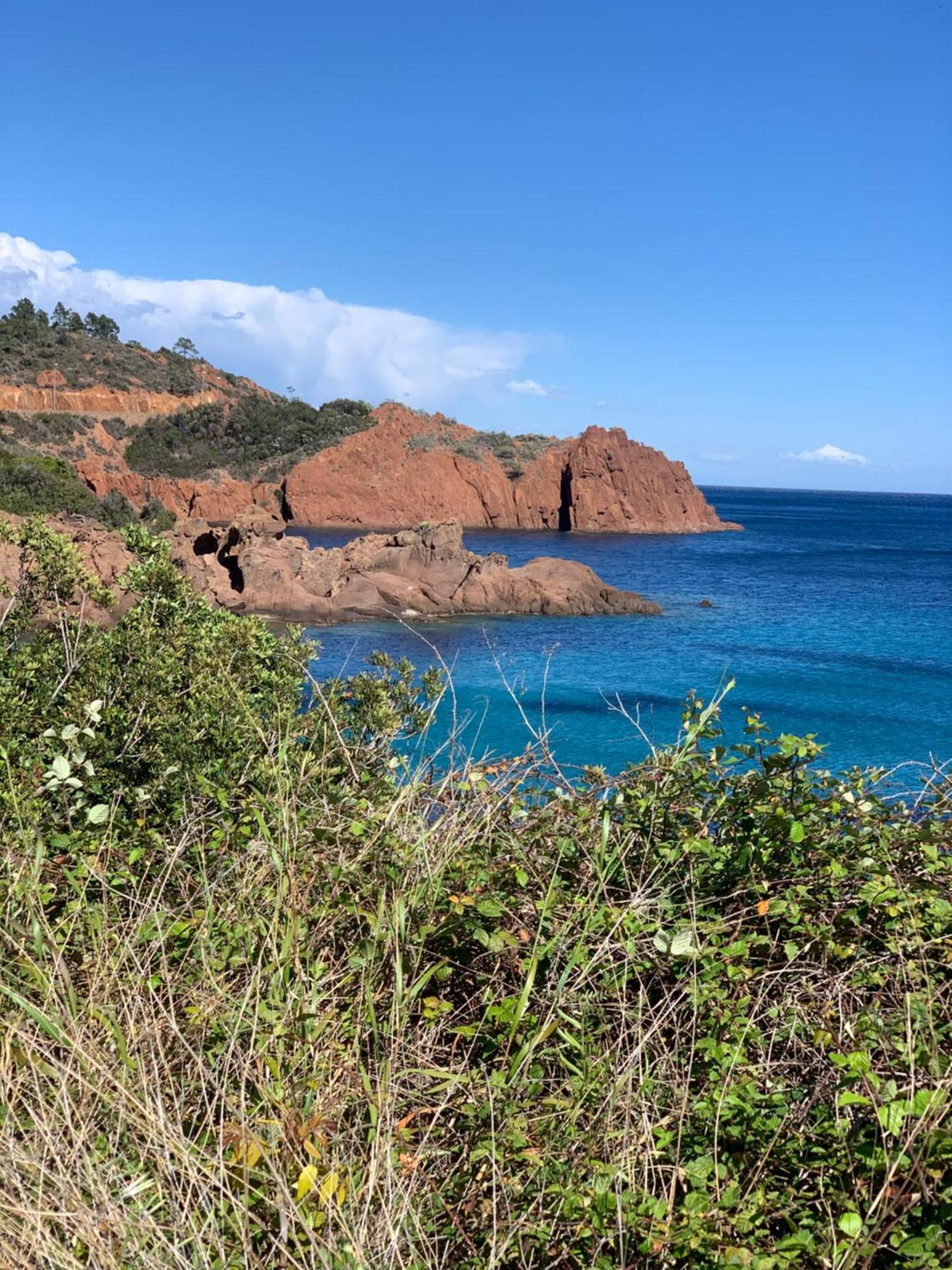 Beau 2 Pieces, Magnifique Vue Et Piscine * Les Issambres