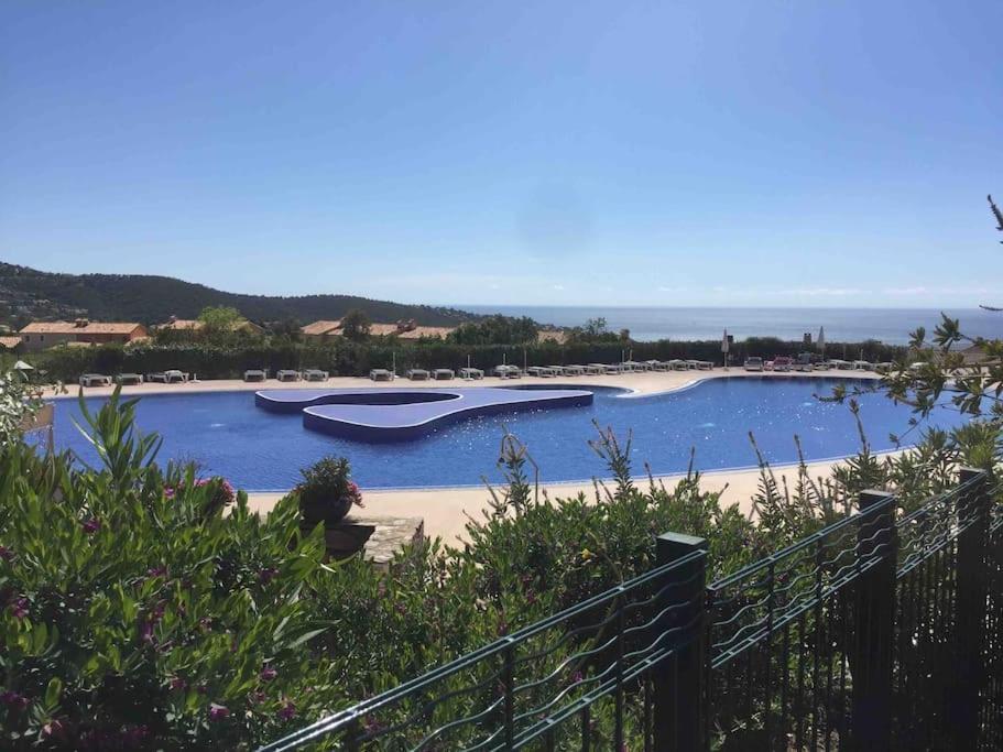 Beau 2 Pieces, Magnifique Vue Et Piscine Apartment Les Issambres